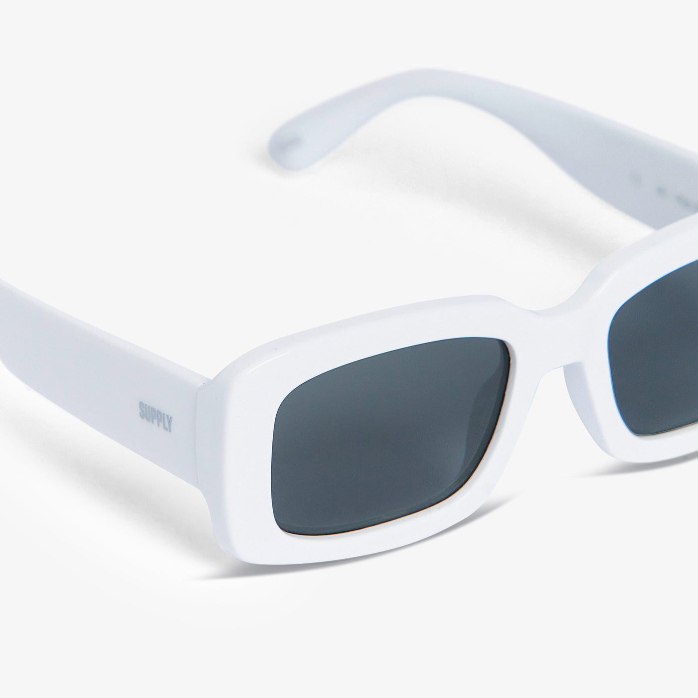 The Vacation Eyes sunglasses - AKL - White