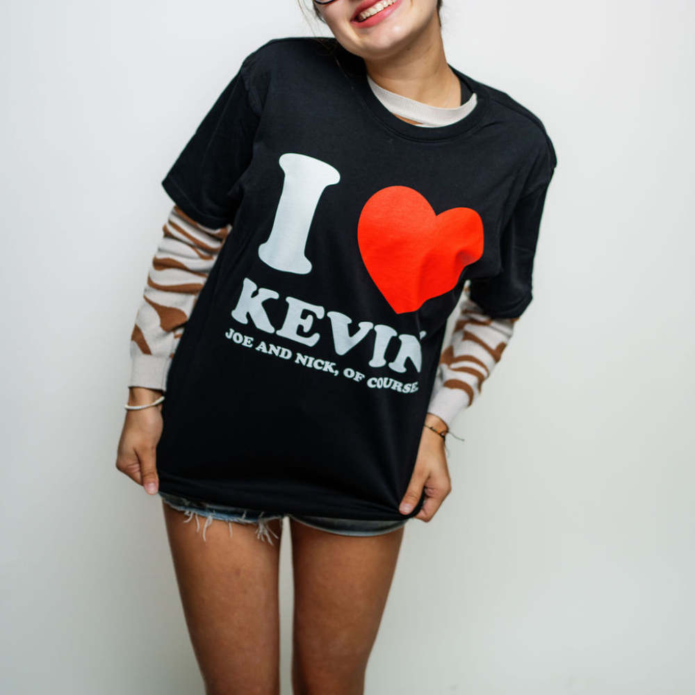 I &lt;3 KEVIN TEE - ES