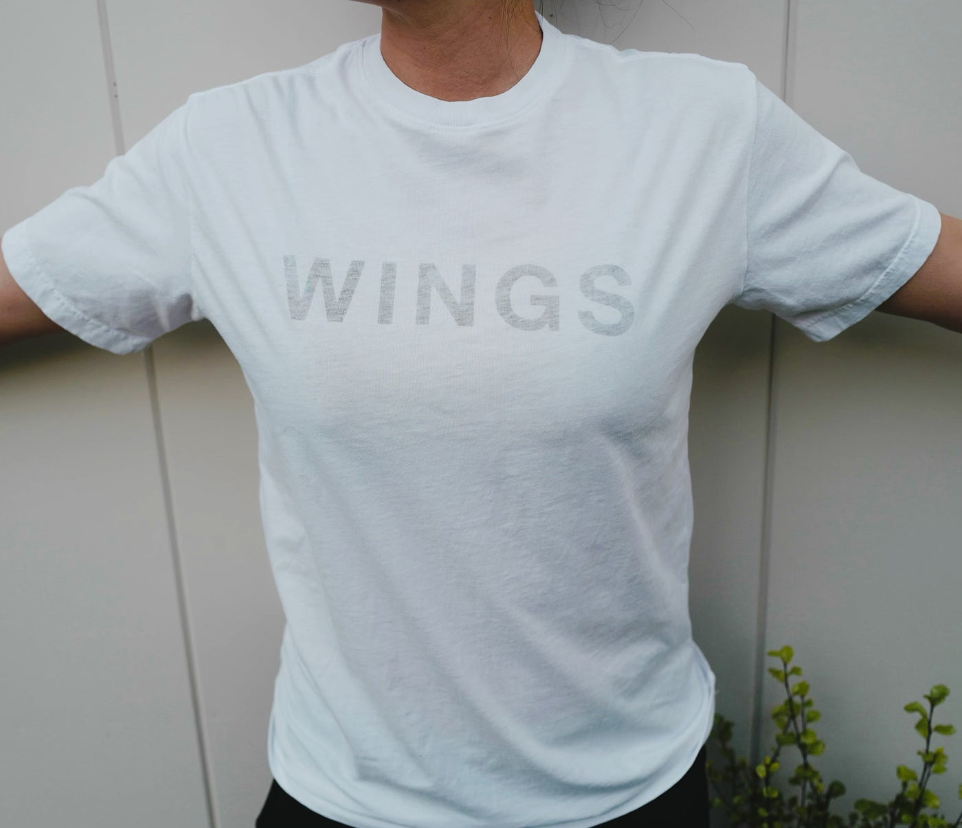 Edición limitada - Camiseta blanca WINGS Reverse